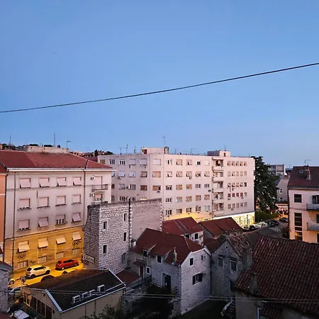 Διαμέρισμα In *